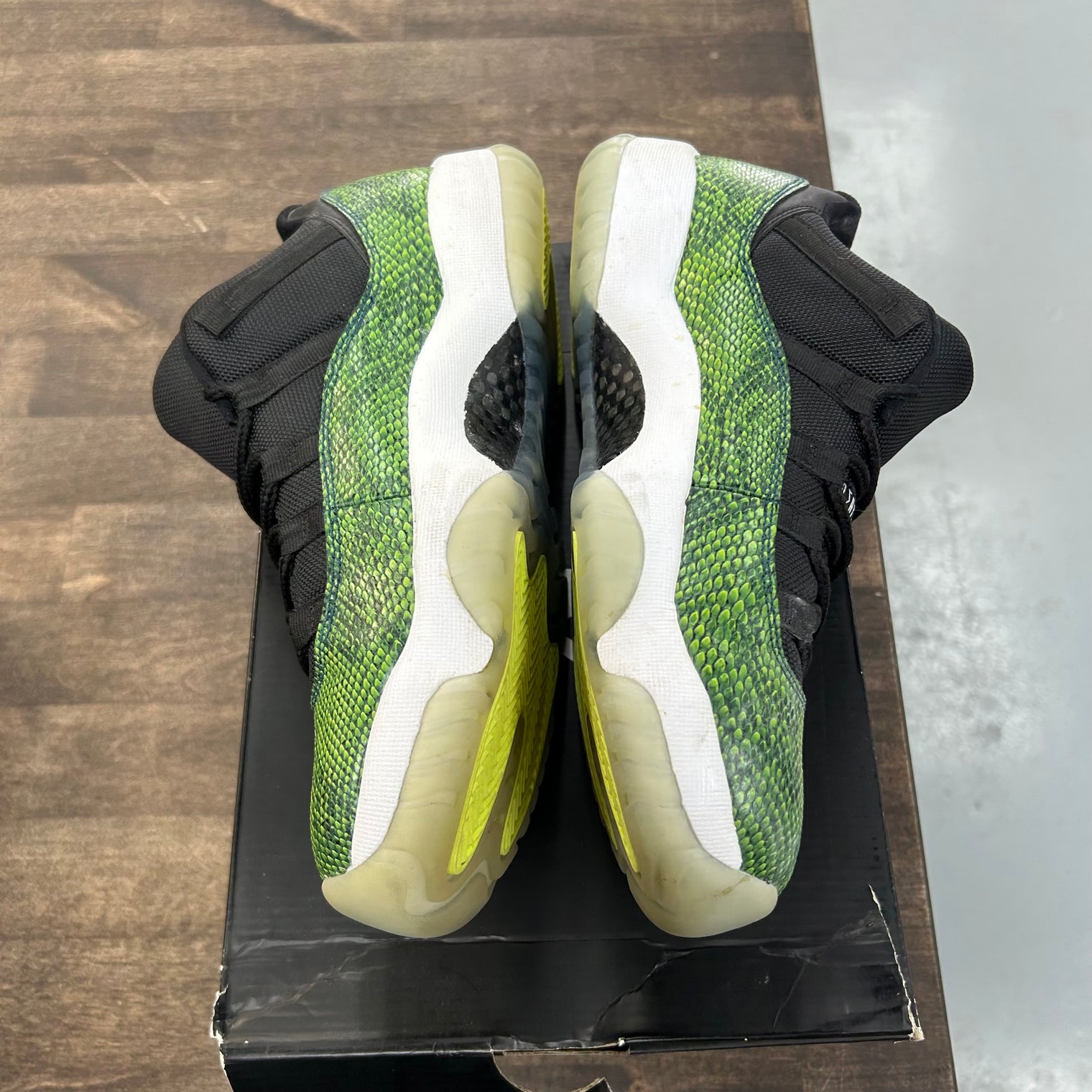 Air Jordan 11 Retro Low Green Snakeskin (Used)