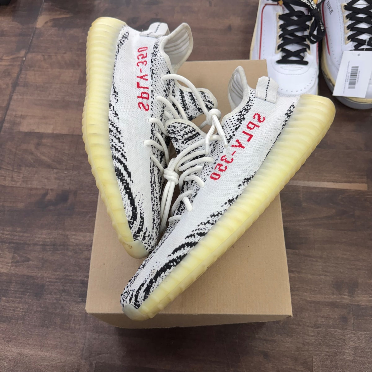 adidas Yeezy Boost 350 V2 Zebra Size 11 (Pre-Owned) - Image 1