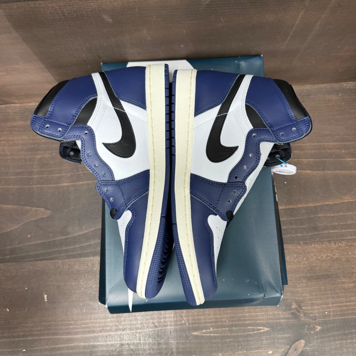 Jordan 1 Retro High OG Midnight Navy - Image 3
