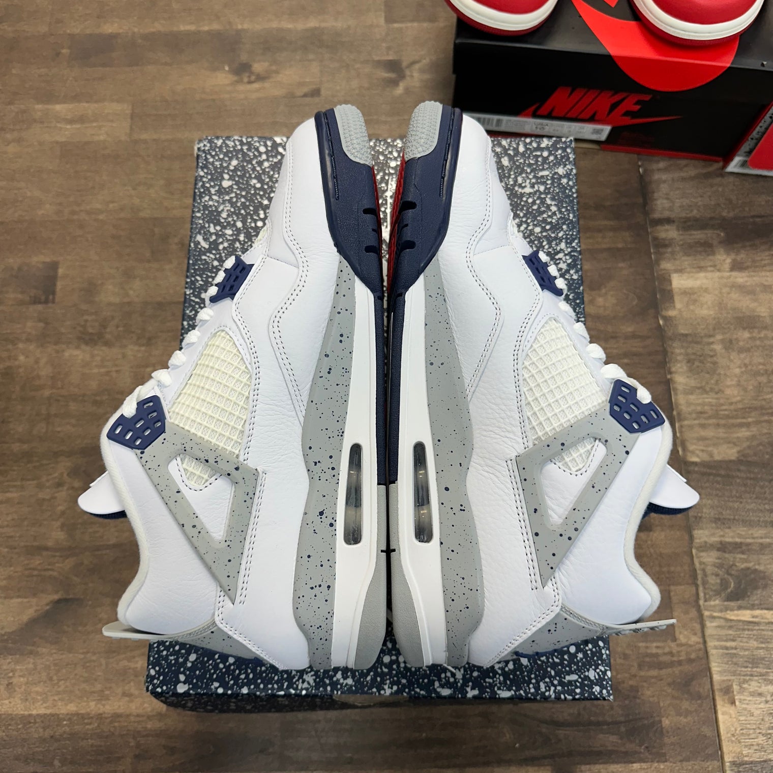 Midnight Navy Jordan 4 Retro (Lightly Worn)