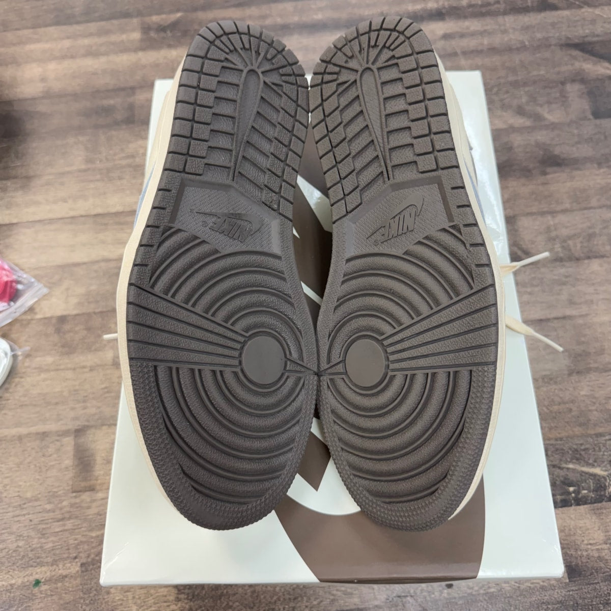 Jordan 1 Retro Low OG SP Travis Scott Reverse Mocha Size 10 (Pre-Owned) - Image 4