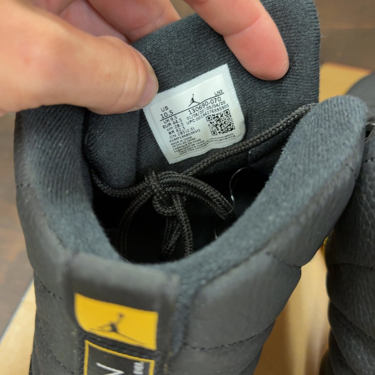 Jordan 12 Retro Black University Gold Size 10.5 (Pre-Owned) - aux