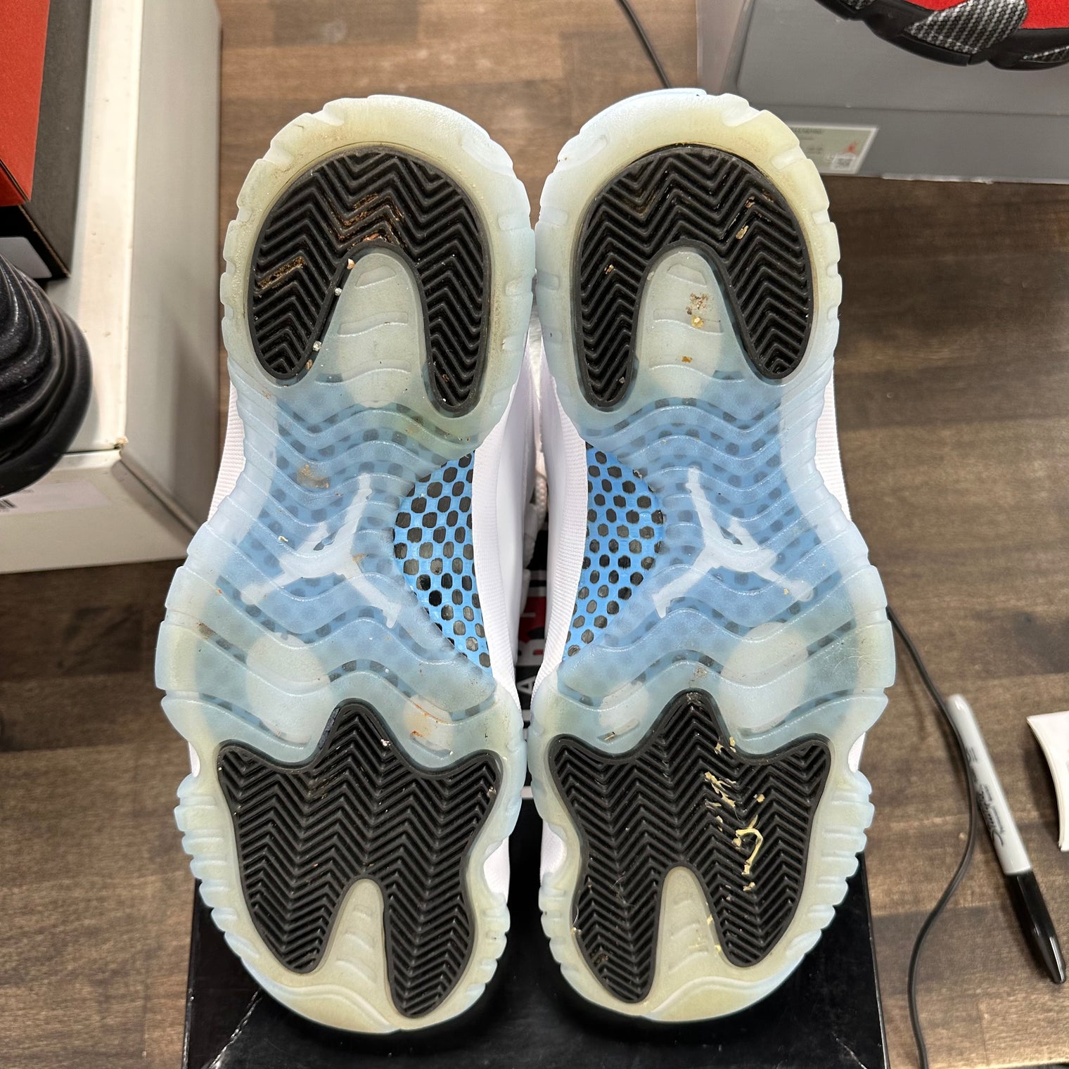 Legend Blue Jordan 11 2024 (USED)