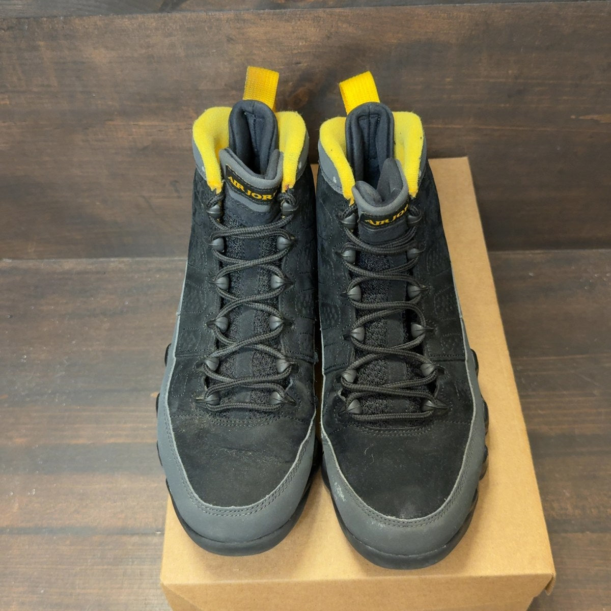 Jordan 9 Retro Dark Charcoal University Gold Size 8 (Pre-Owned) - Image 3