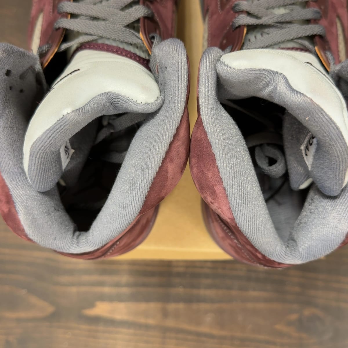 Jordan 5 Retro Burgundy (2023) Size 12 (Pre-Owned) - aux
