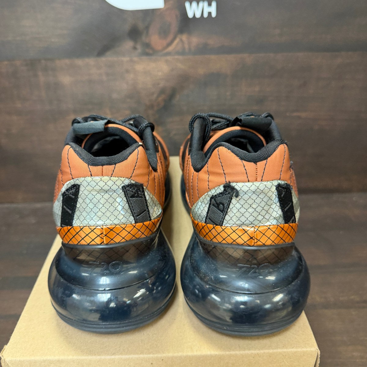 Nike Air Max 720-818 Metallic Copper Size 11 (Pre-Owned) - Image 4