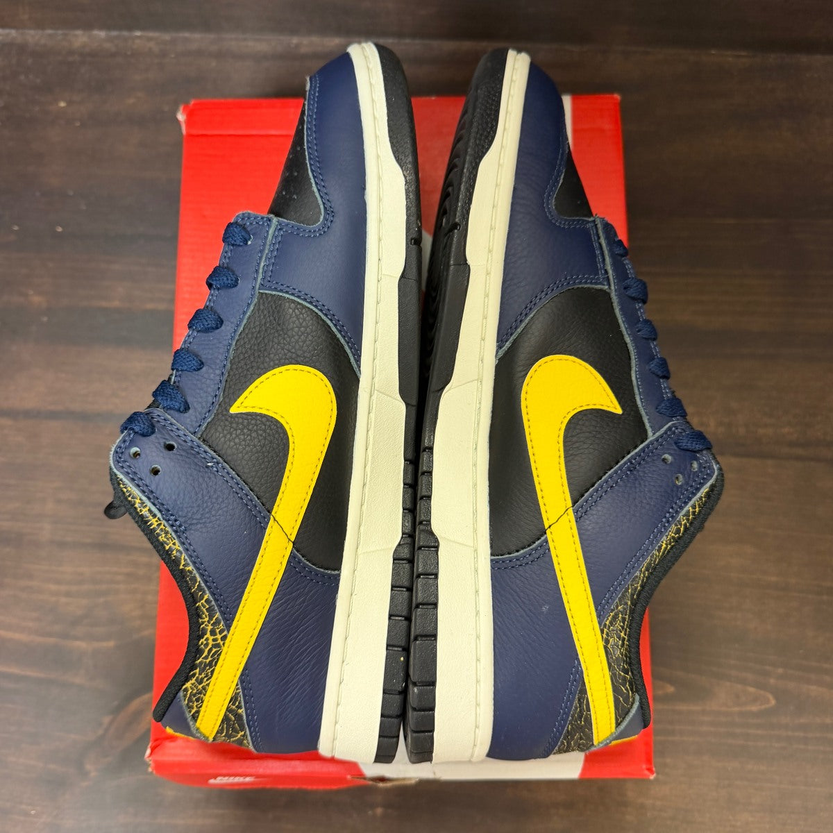 Nike Dunk Low Vintage Michigan - Image 6