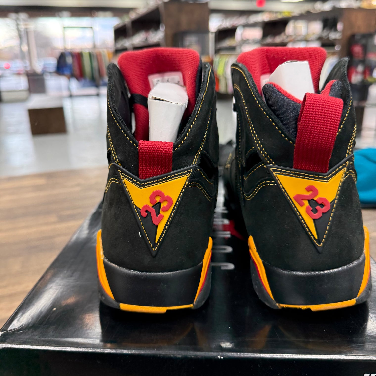 Citrus Jordan 7 Retro (USED)