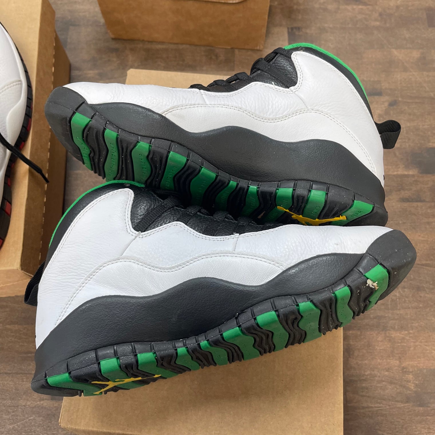 Seattle Jordan 10 (USED,No Box)