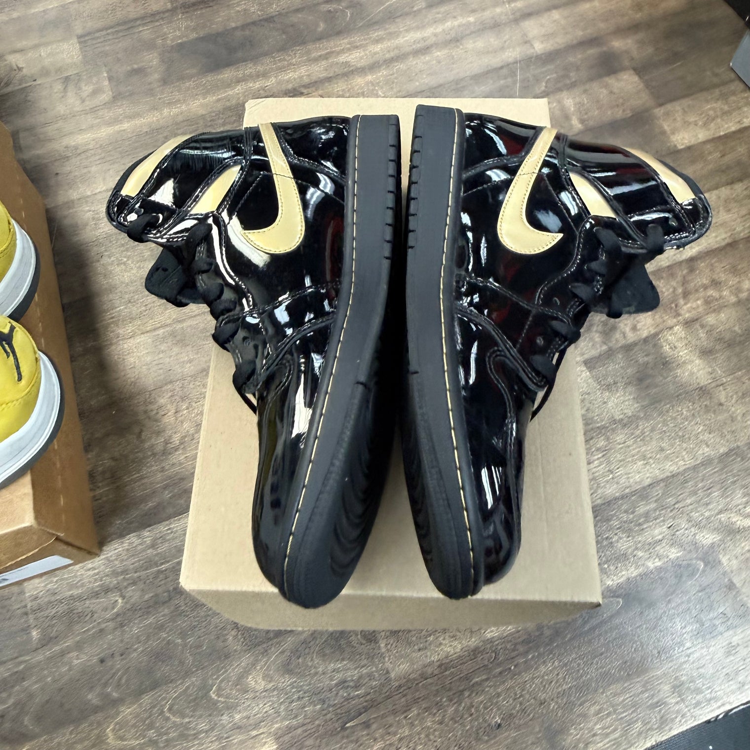 Black Metallic Jordan 1 High (2020) (USED, No Insoles, No Box)