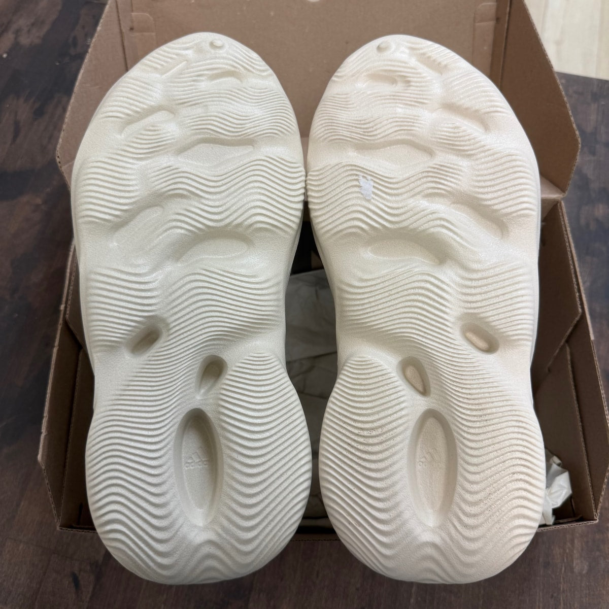 adidas Yeezy Foam RNNR Sand - Image 3