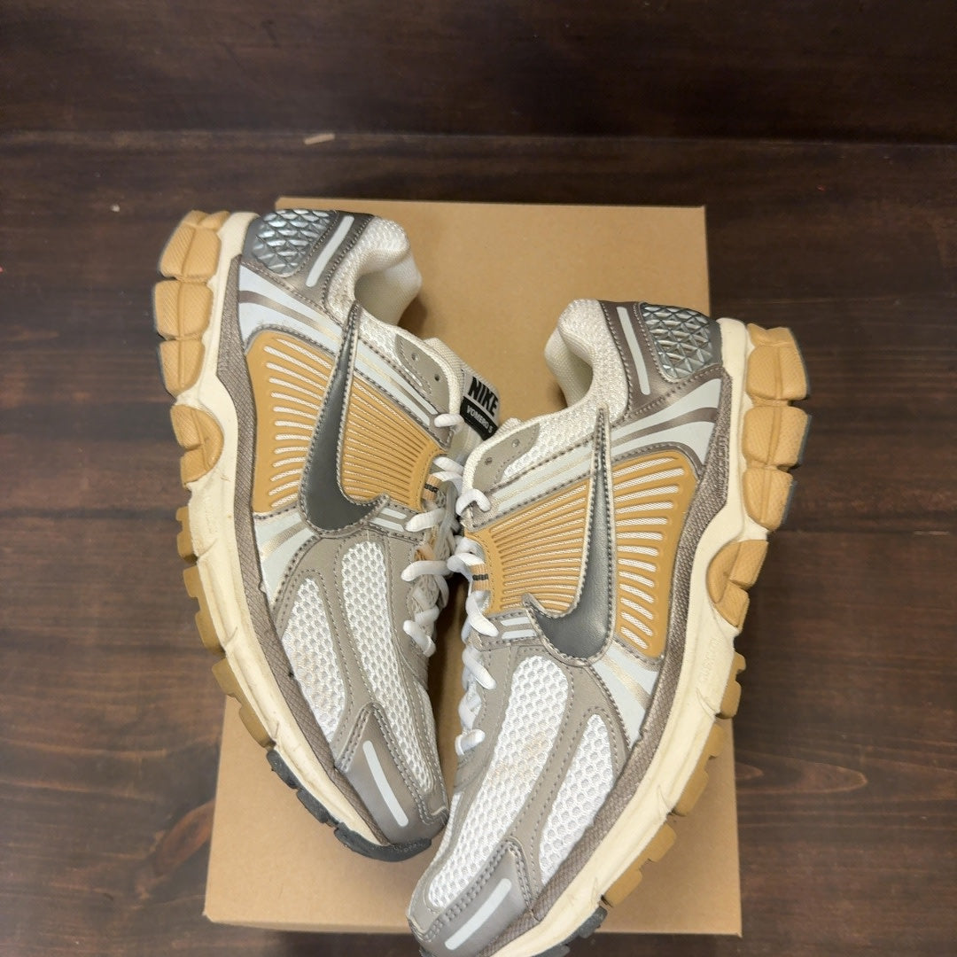 Nike Zoom Vomero 5 Metallic Pewter Size 9.5 (Pre-Owned) - Image 2
