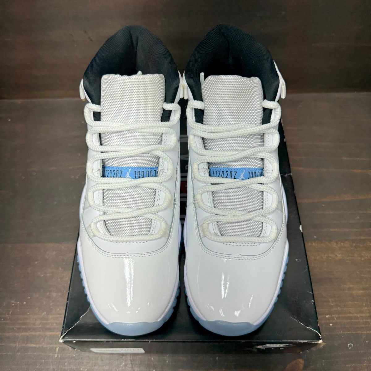 Jordan 11 Retro Legend Blue (2024) Size 8.5 (Pre-Owned) - side