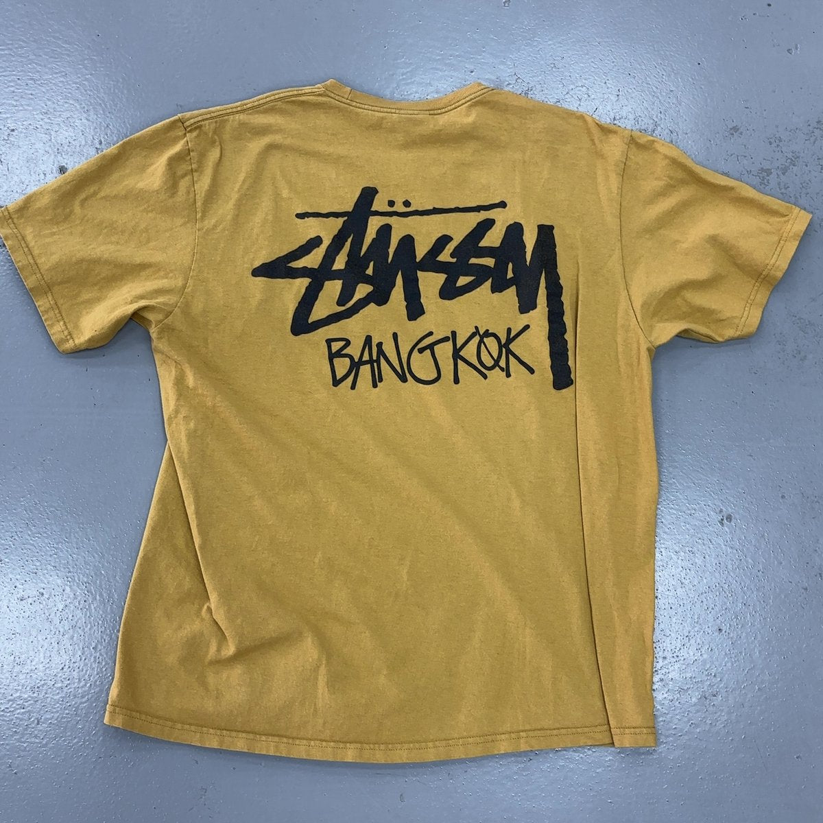 Stussy Tee Size L (Pre-Owned) - back