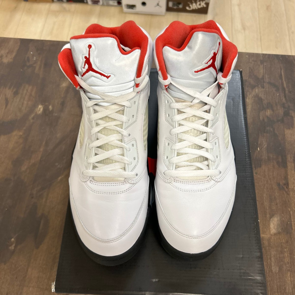 Jordan 5 Retro Fire Red Silver Tongue (2020) - Image 2