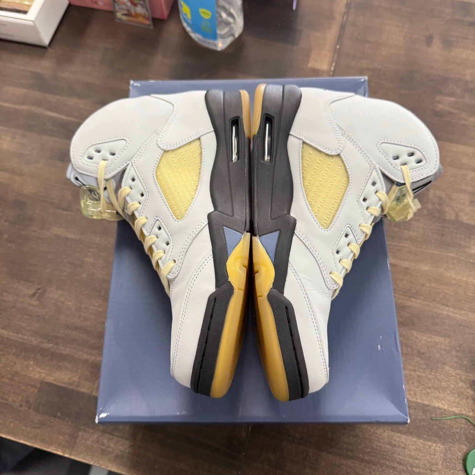 A Ma Maniere Dawn Jordan 5 (W) (USED)