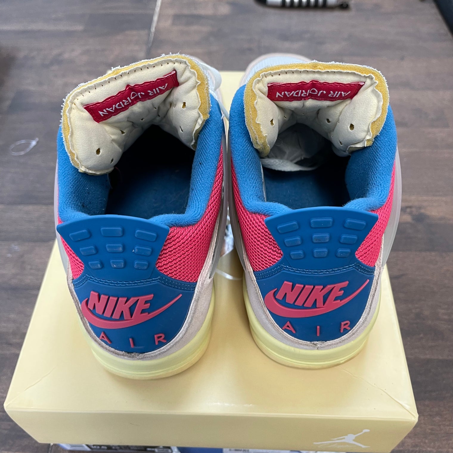 Union Guava Jordan 4 (USED)