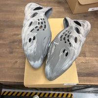 Mx Granite Yeezy Foam RNNR (USED)