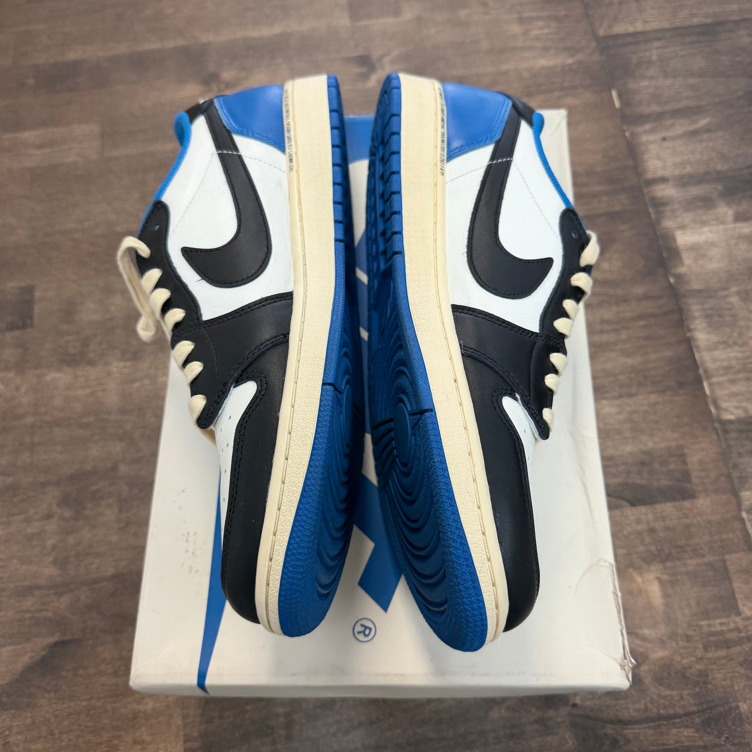 Fragment x Travis Scott Jordan 1 Low OG (USED)