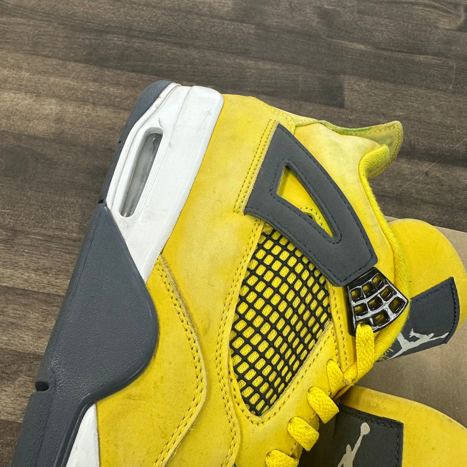 Lightning Jordan 4 Retro (USED, No Box)