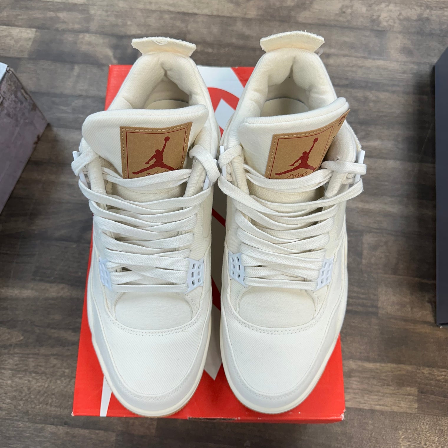 Levi's White Jordan 4 Retro (Levi's Tag) (USED, Replacement Box)