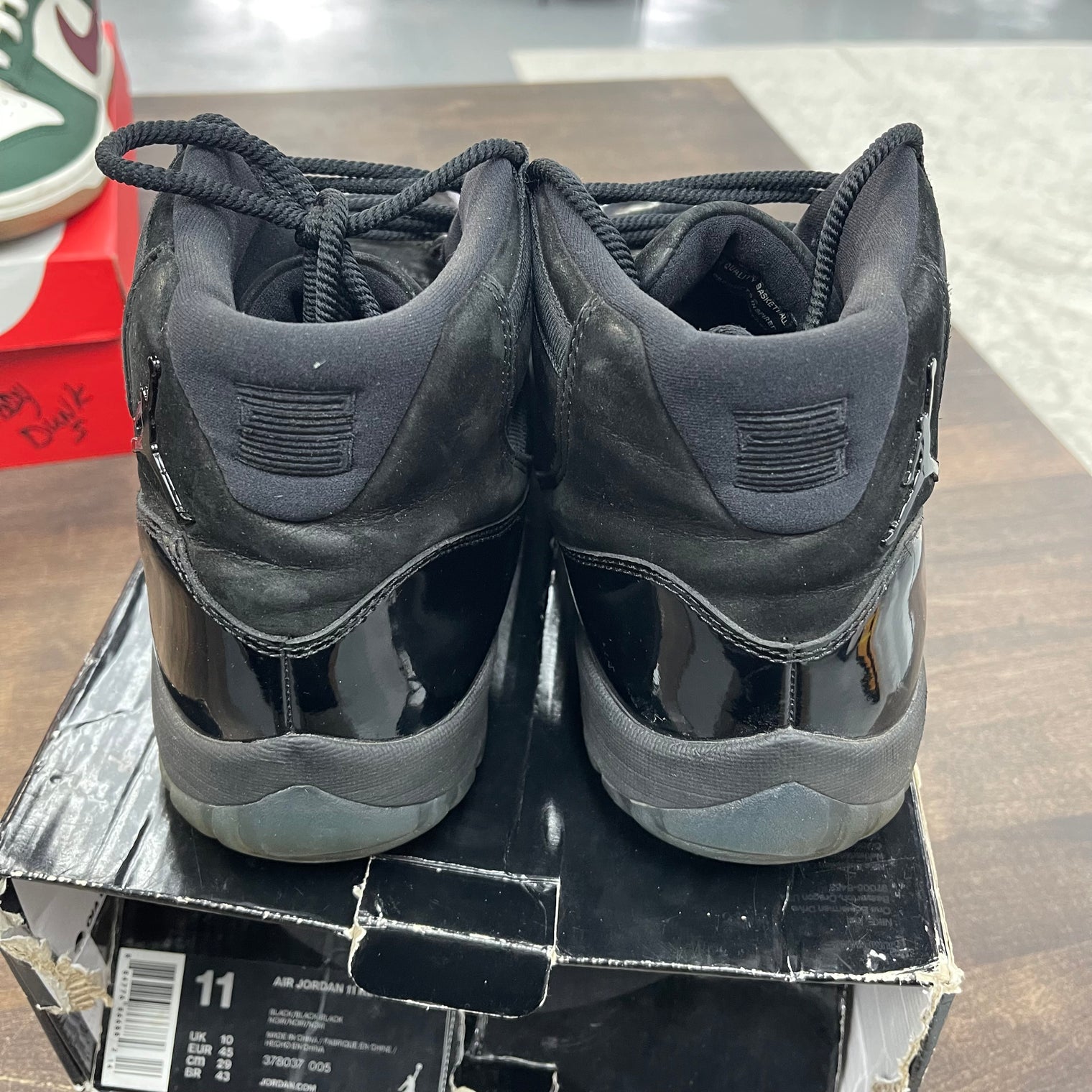 Cap and Gown Jordan 11 Retro (USED)