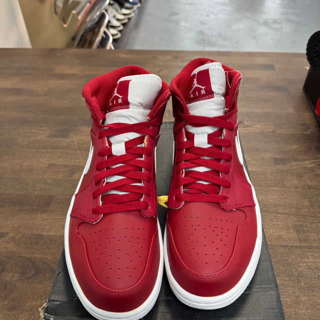 Gym Red Jordan 1 Mid 2.0 (USED)