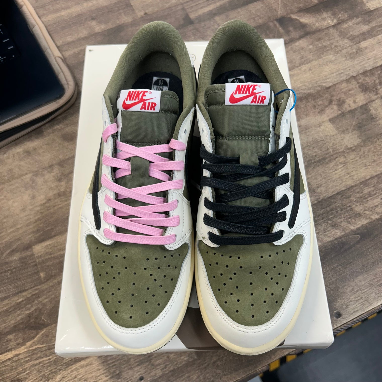 Medium Olive Travis Scott Jordan 1 Low OG SP (USED)