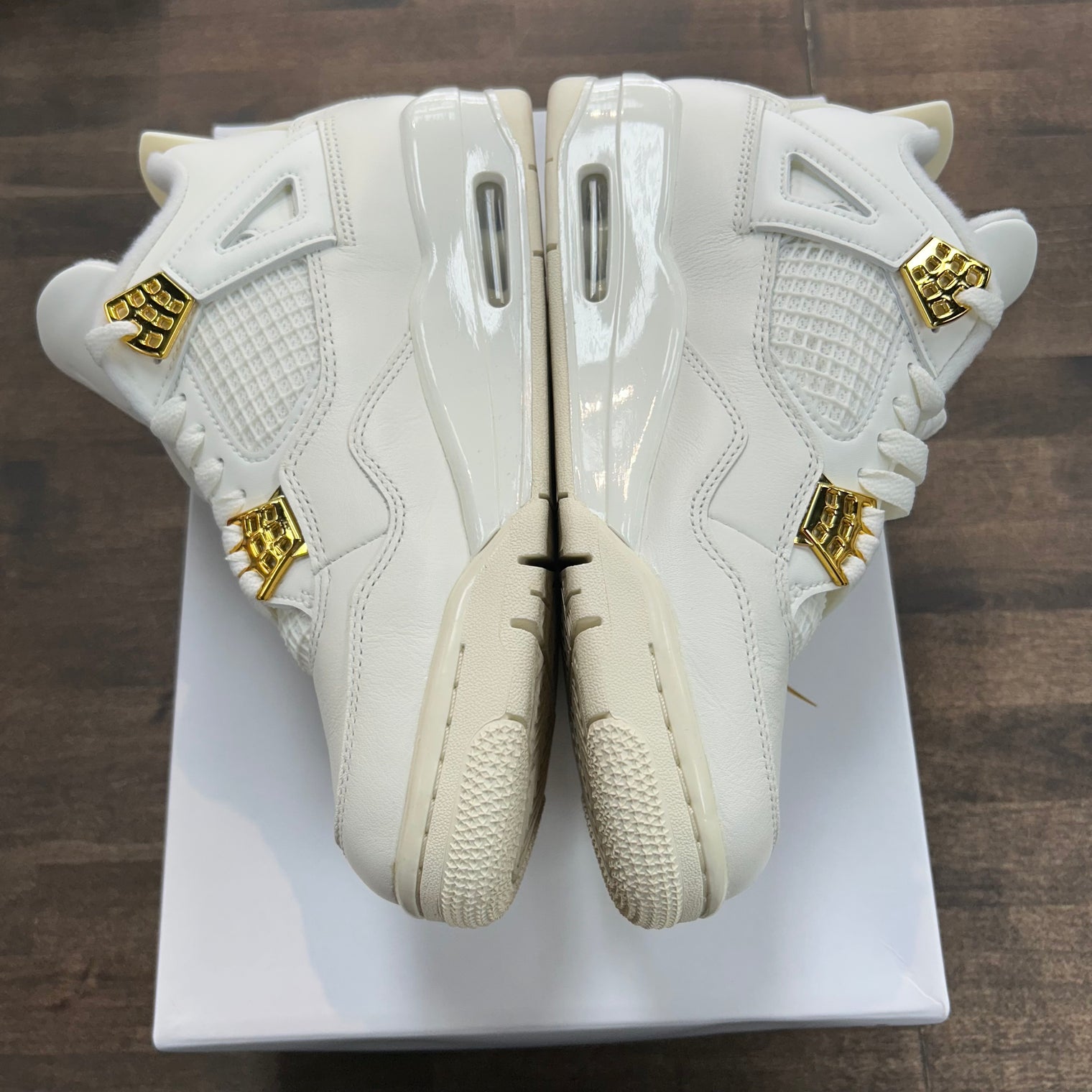 (W) Metallic Gold Jordan 4 (USED)