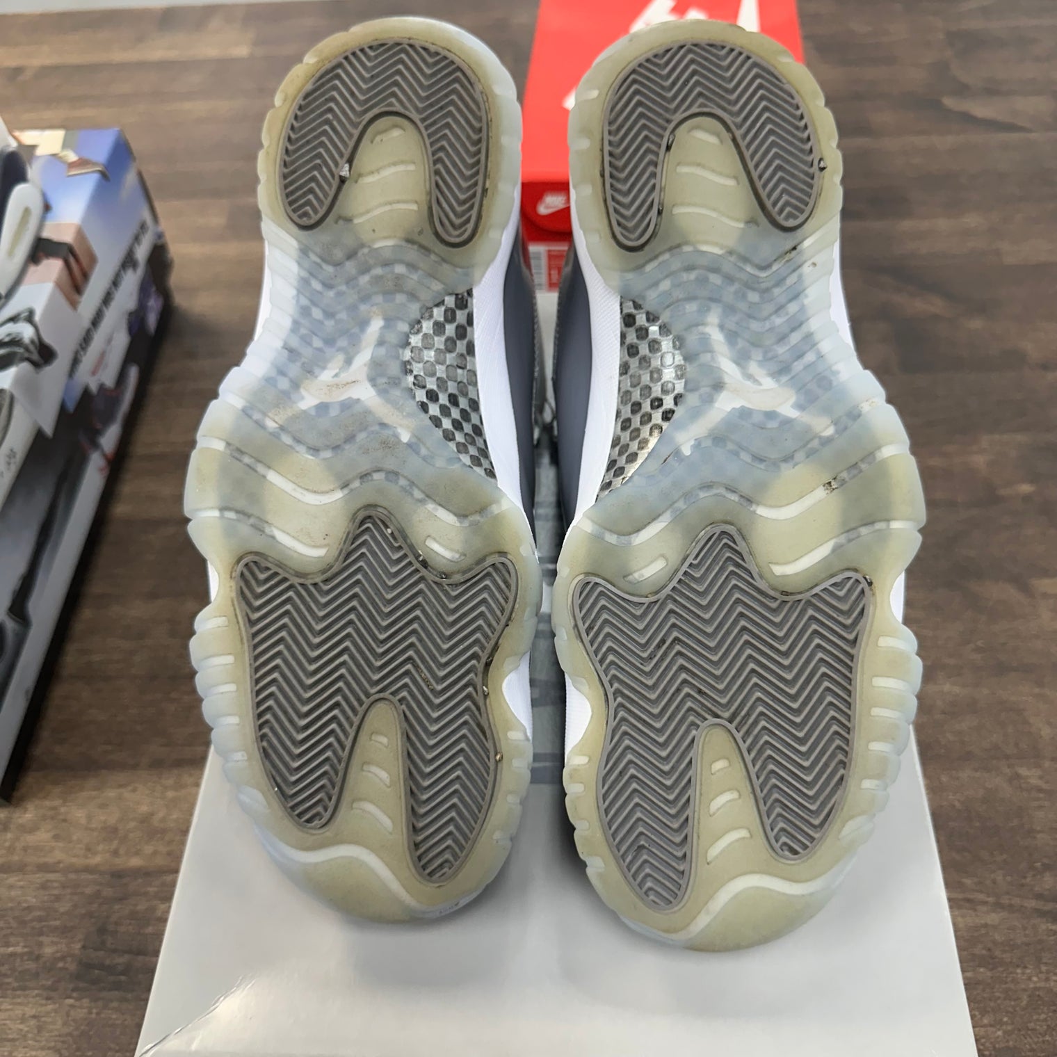 Cool Grey Jordan 11 (USED)