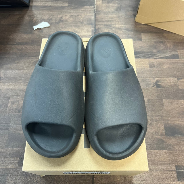 Onyx Yeezy Slide (USED)