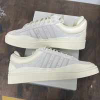 Bad Bunny Cream Campus Light (USED)