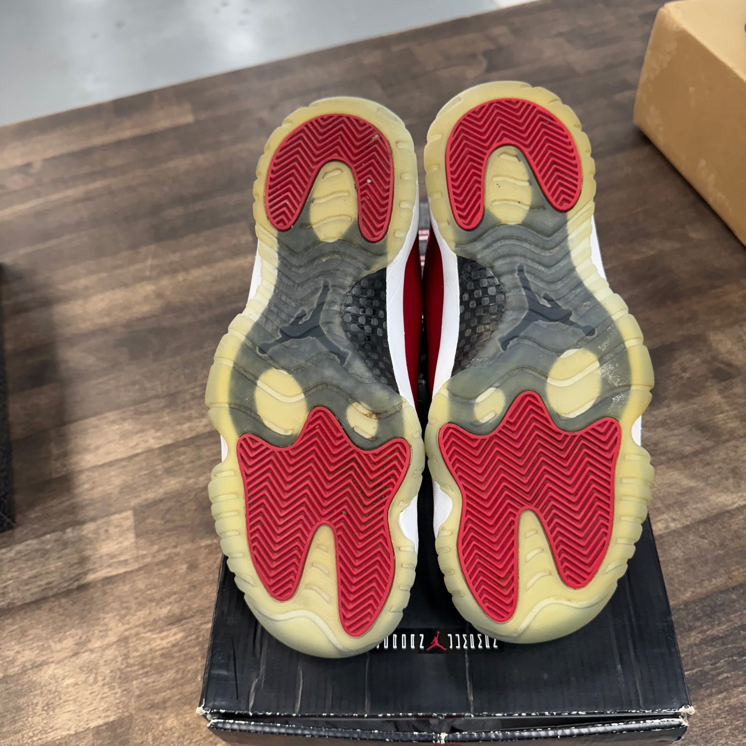 Win like 96 Jordan 11 (USED)