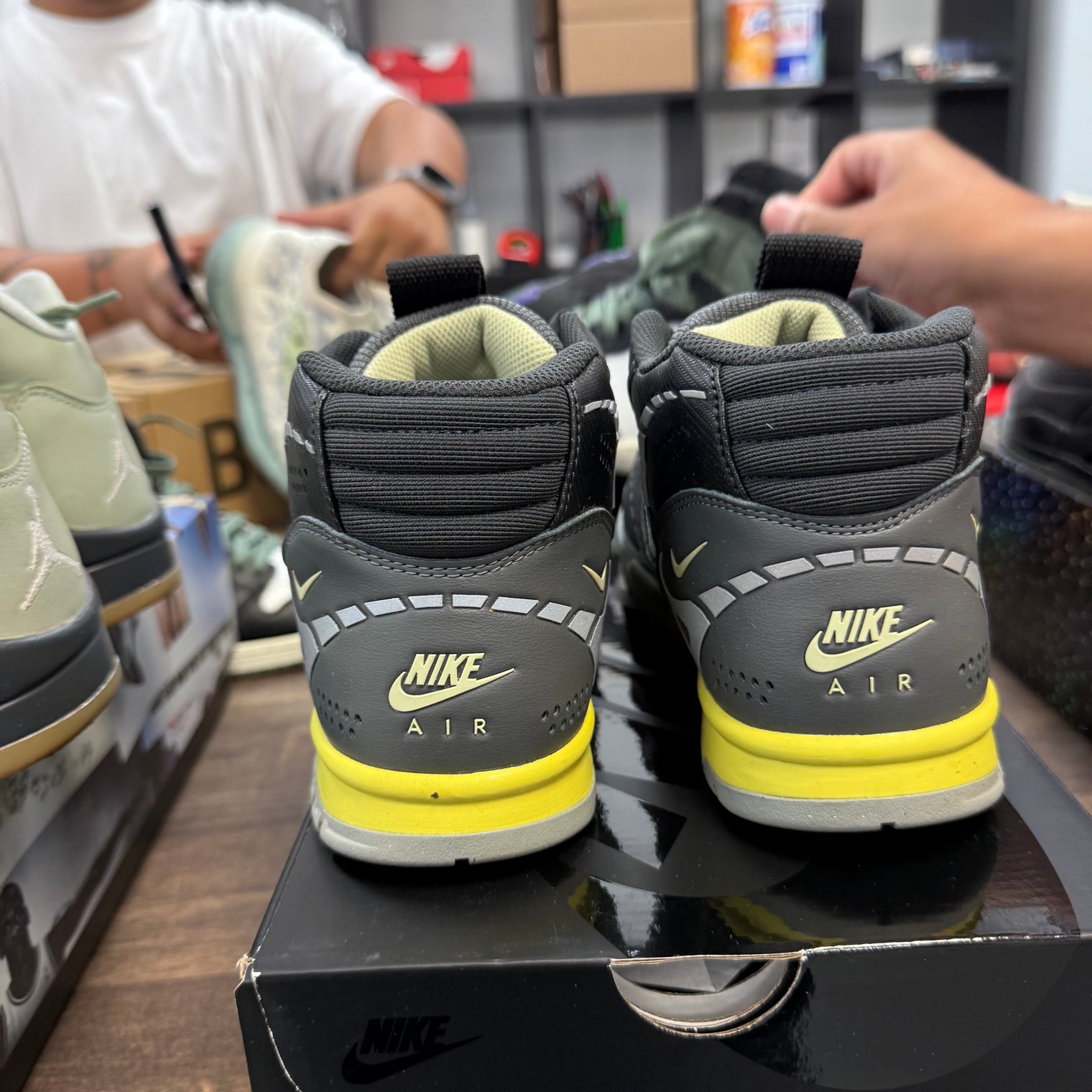 Dark Smoke Grey Air Trainer 1 SP (USED)