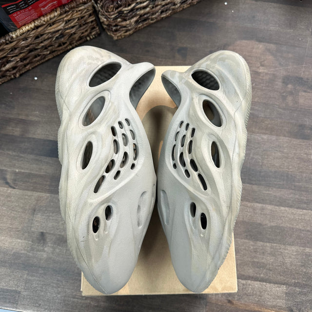 Stone Sage Yeezy Foam RNNR (USED)