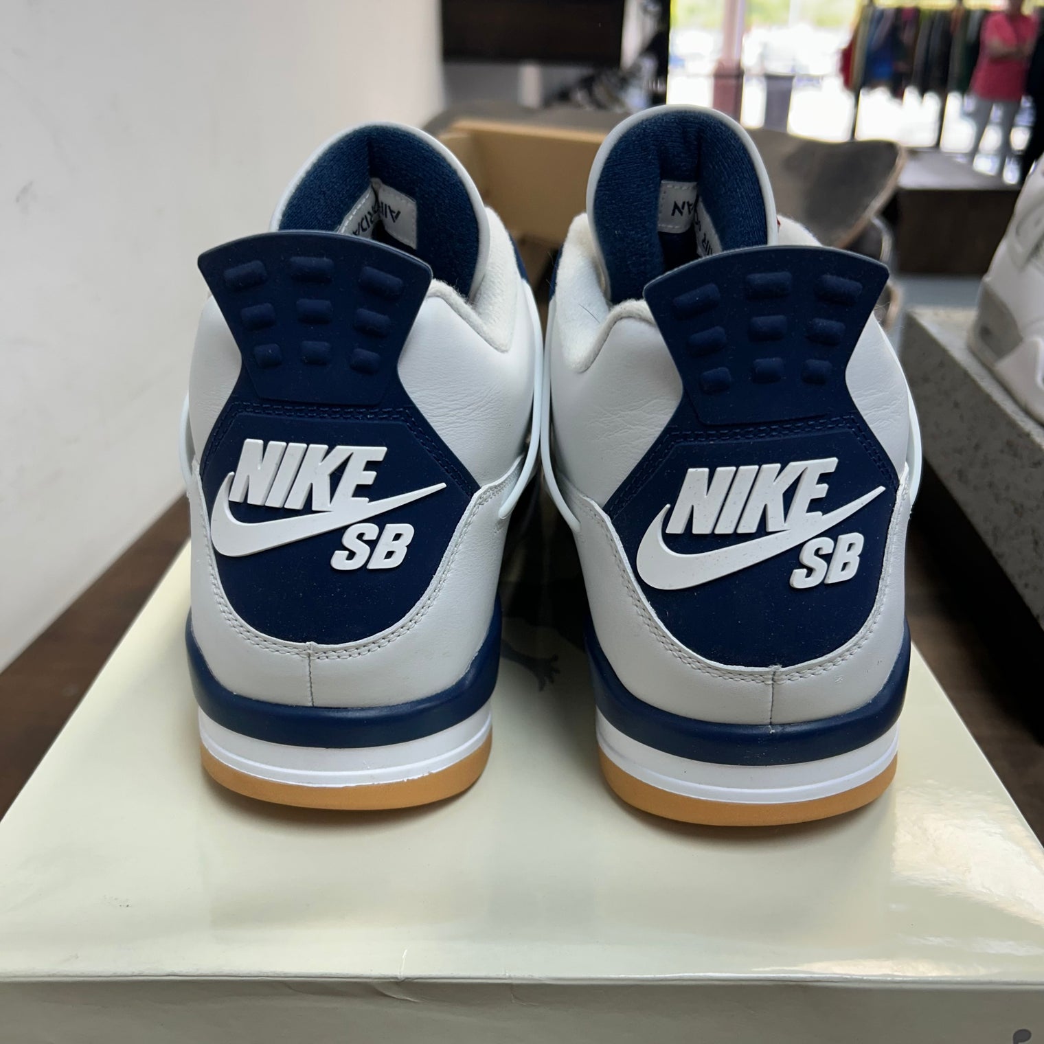 Navy SB Jordan 4 Retro (USED)