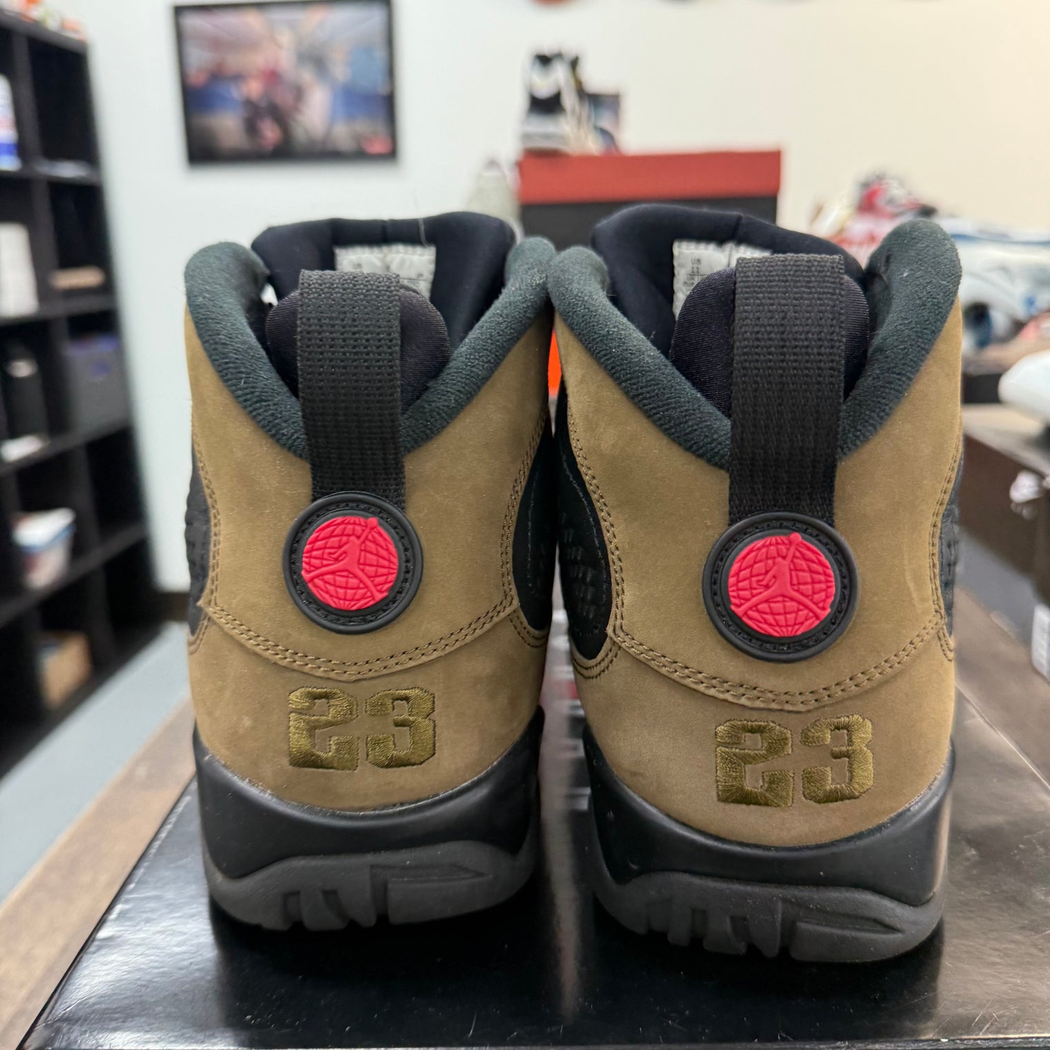 Olive Jordan 9 Retro (USED)