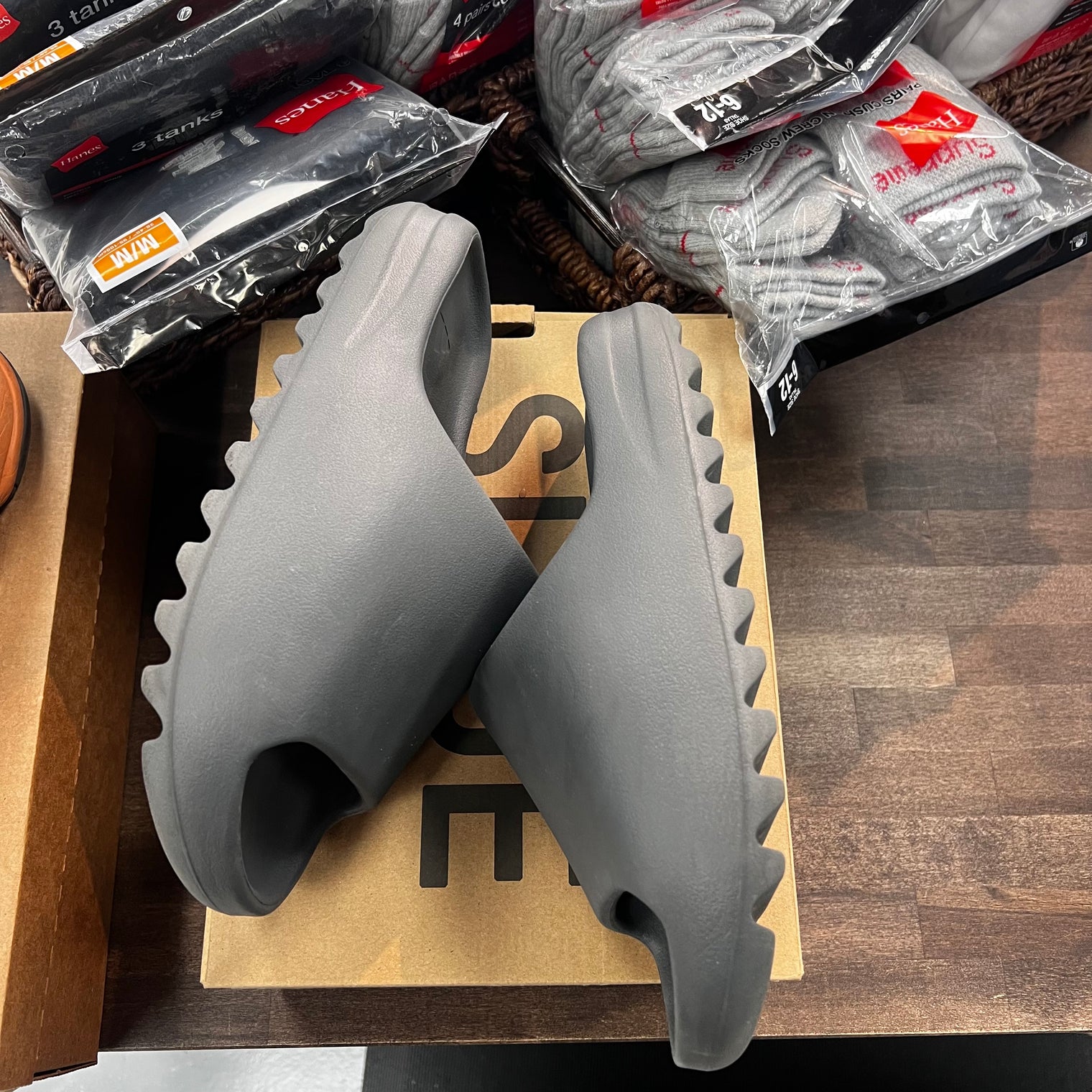 Granite Yeezy Slide (USED)