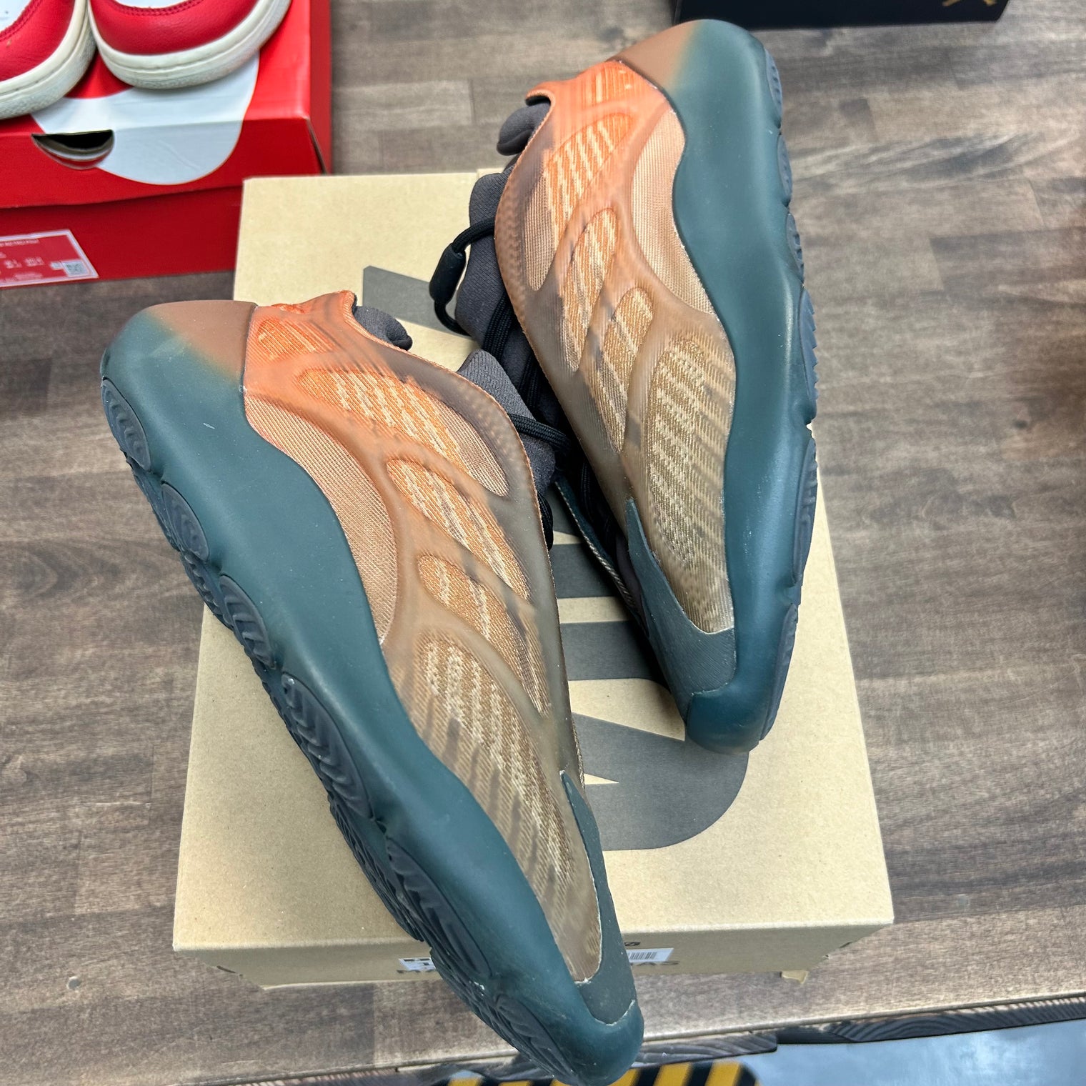 Copper Fade Yeezy 700 V3 (USED)