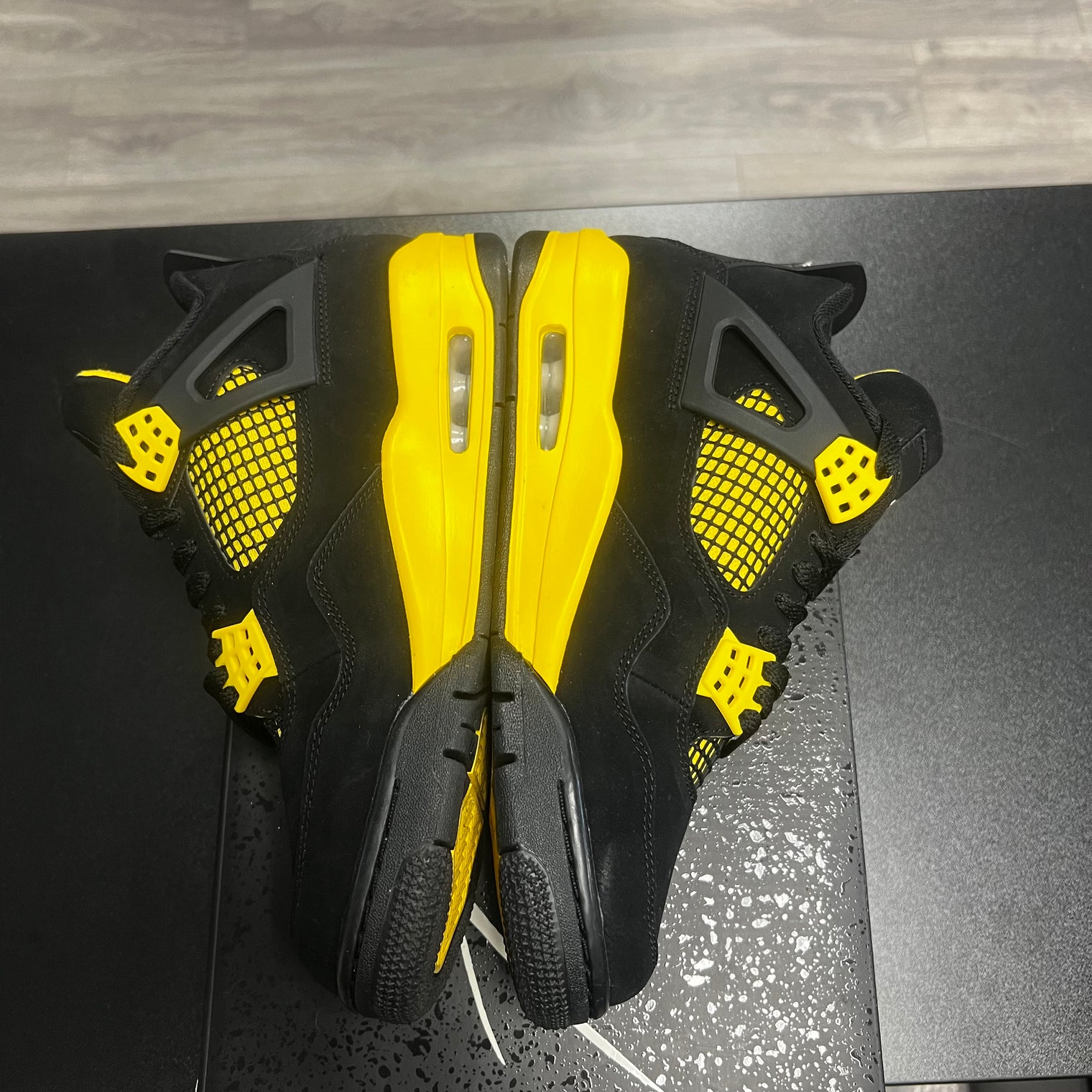 Yellow Thunder Jordan 4 (USED)