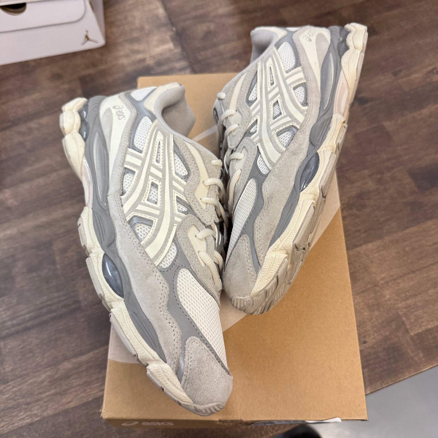 Oyster Grey ASICS Gel-NYC (USED)