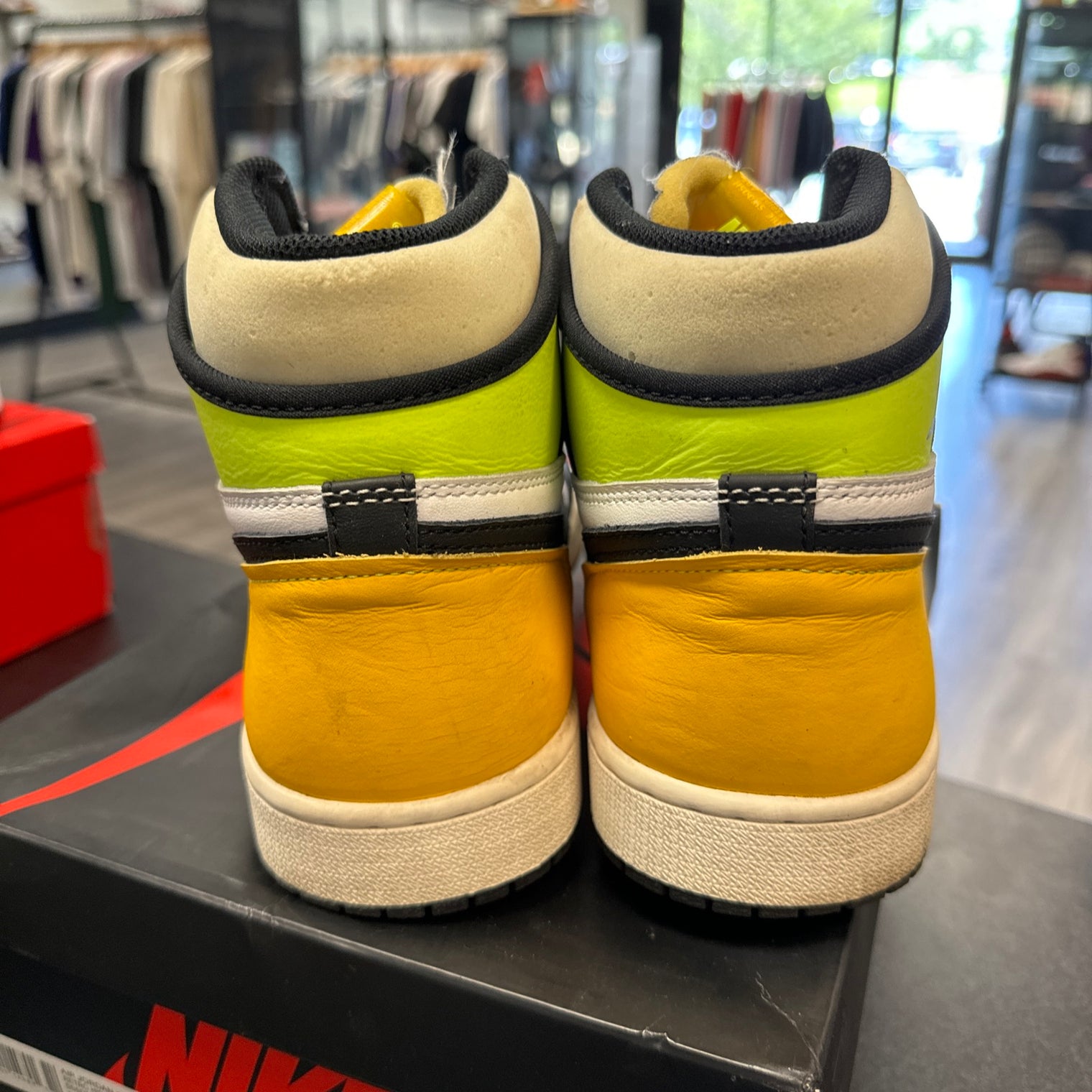 Volt Jordan 1 High (USED)