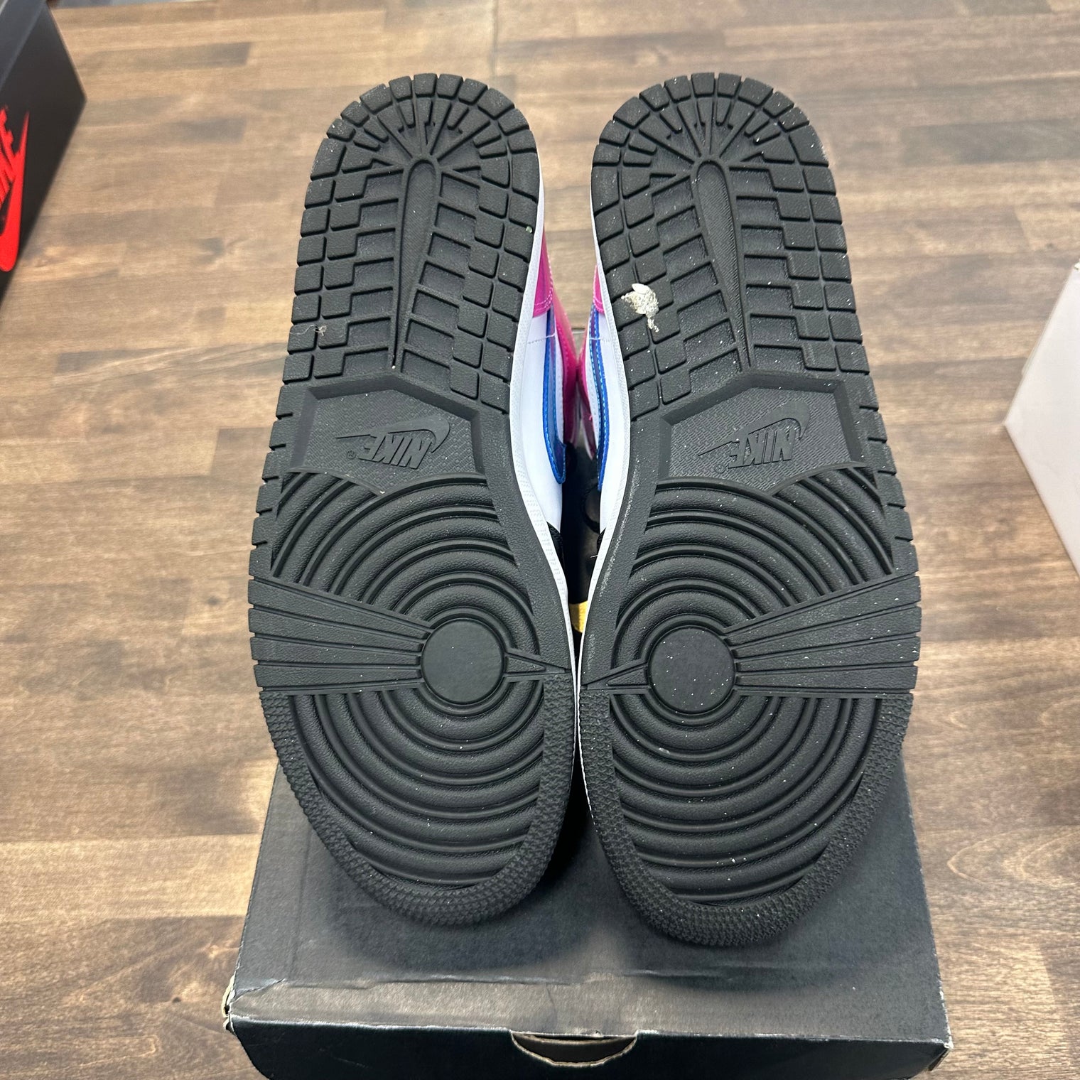 Black White Cyber Pink Jordan 1 Mid (USED)