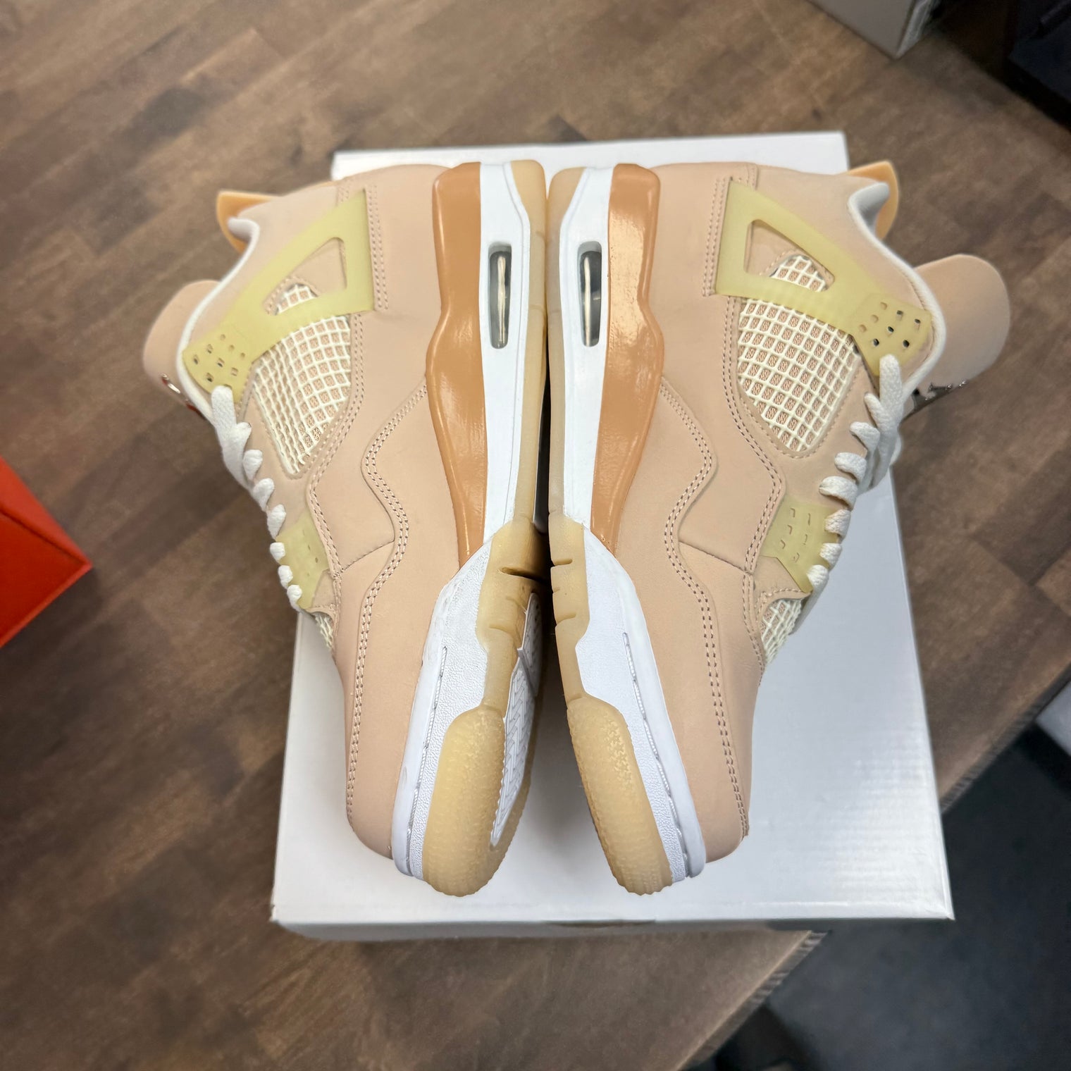 (W) Shimmer Jordan 4 Retro (USED)