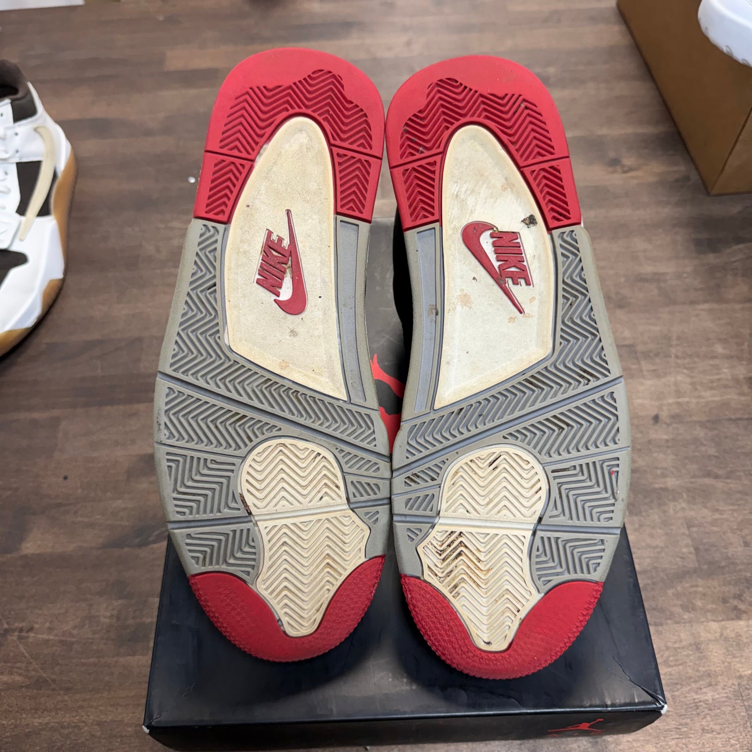 Bred Jordan 4 2019 (USED, Replacement Box)