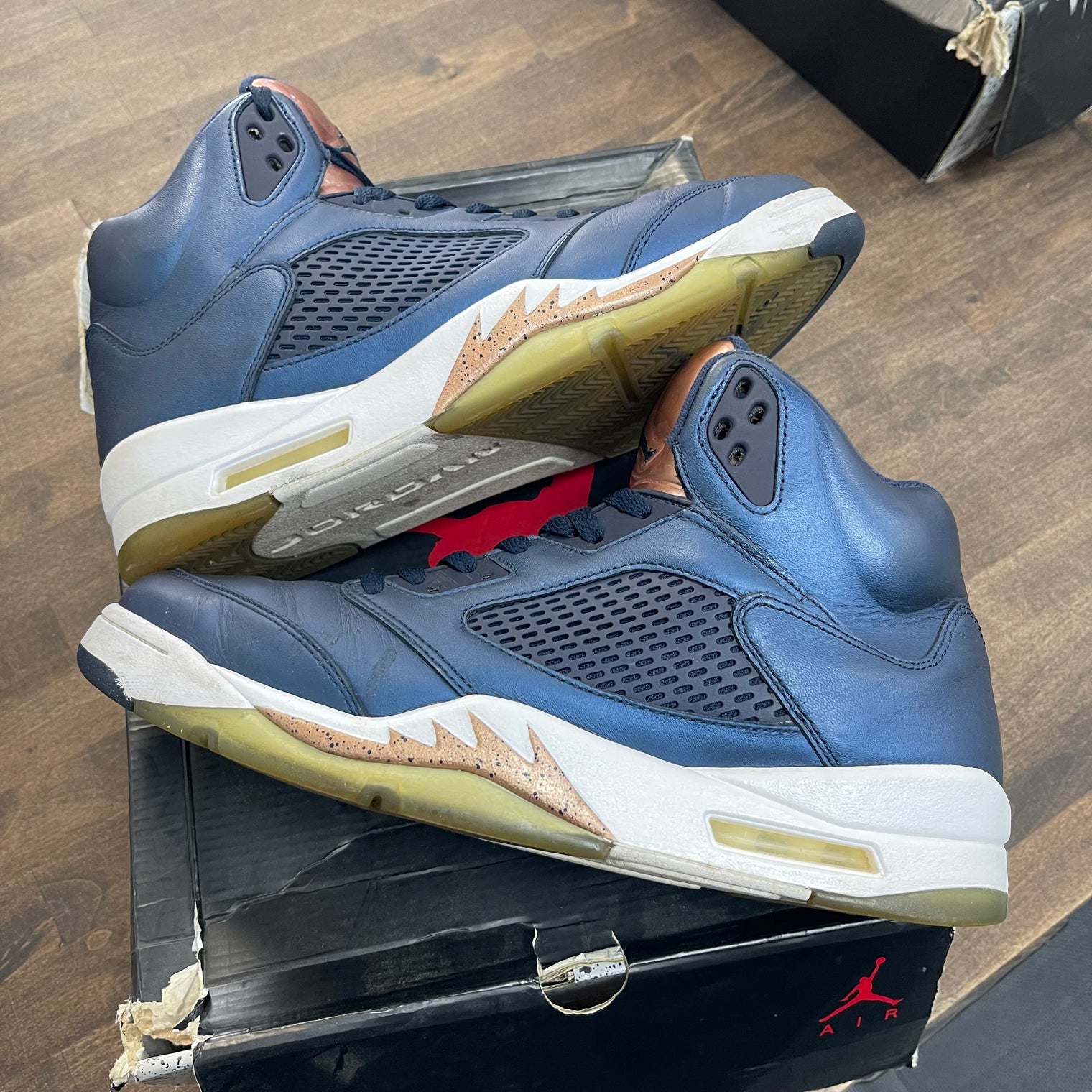 Bronze Jordan 5 (USED,No Box)