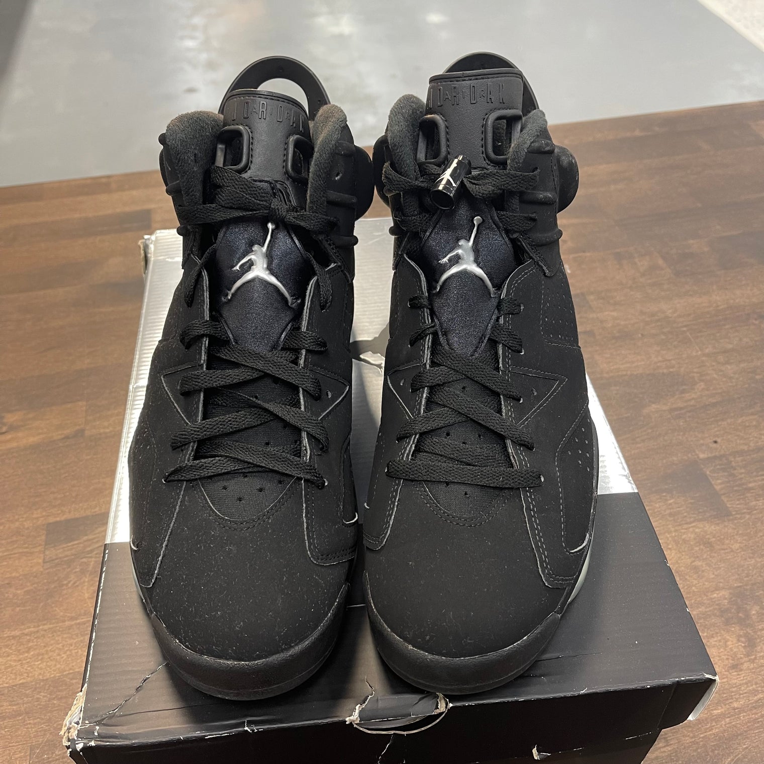 Chrome Jordan 6 (USED)
