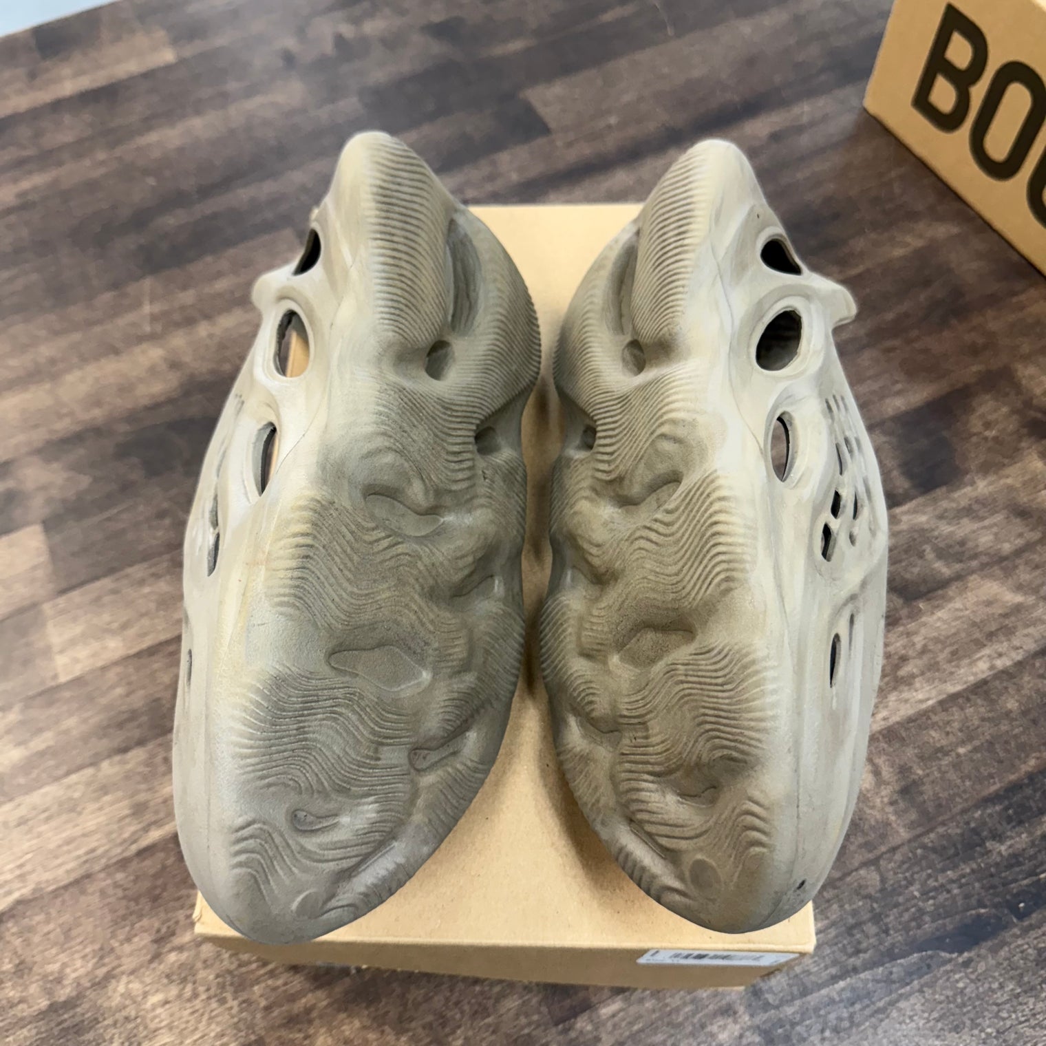 Stone Sage Yeezy Foam RNNR (USED)