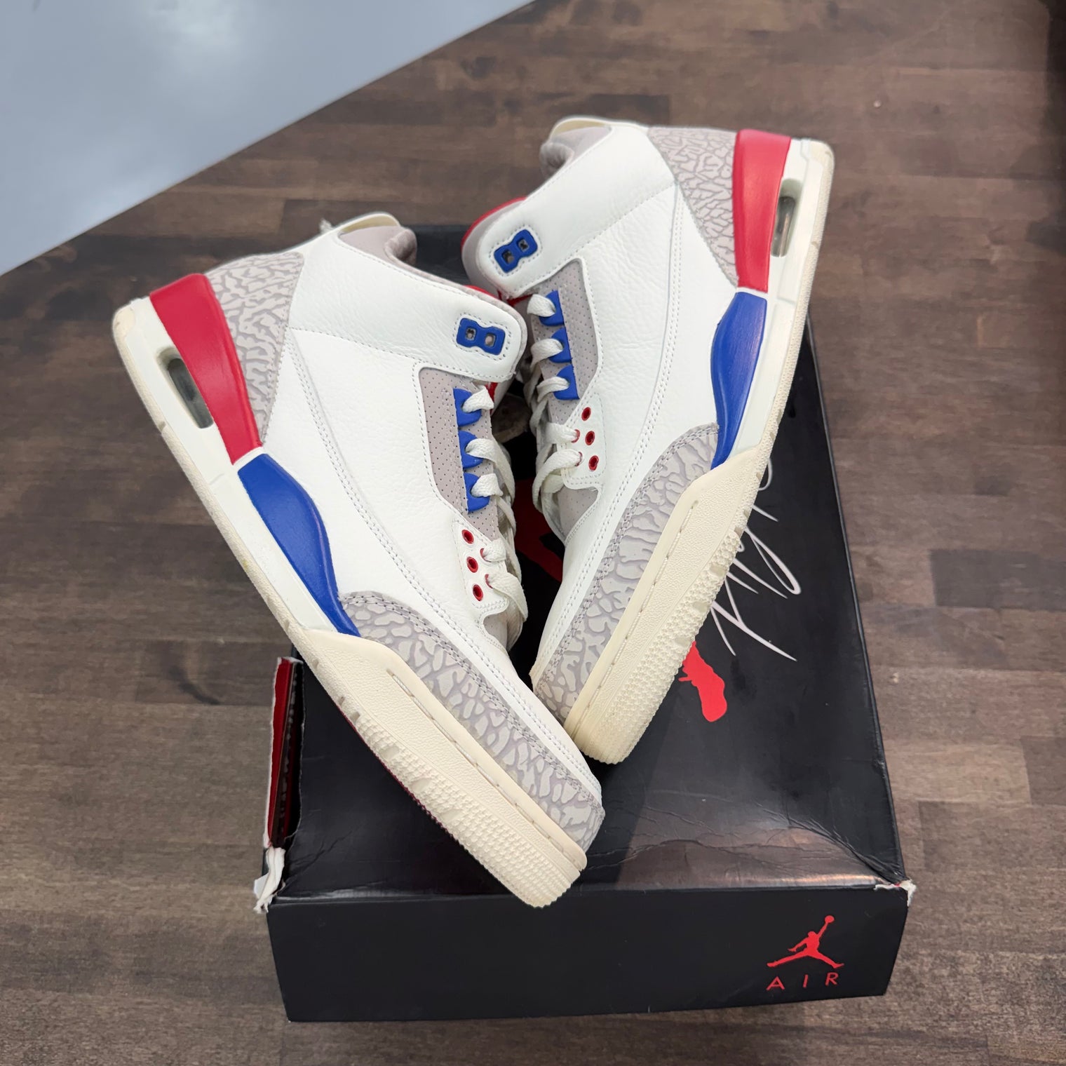 International Flight Jordan 3 Retro (USED, Replacement Box)