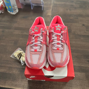 Nike Coral Chalk Hot Punch Vomero 5 (W) (USED) Size 5Y (Pre-Owned) - Image 2